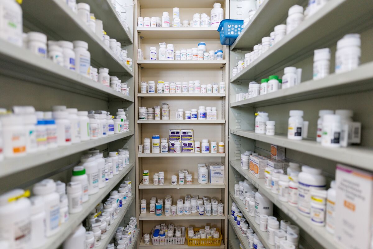 White House prepares a new round of Medicaid most-favored-nation deals with midsize biotechs