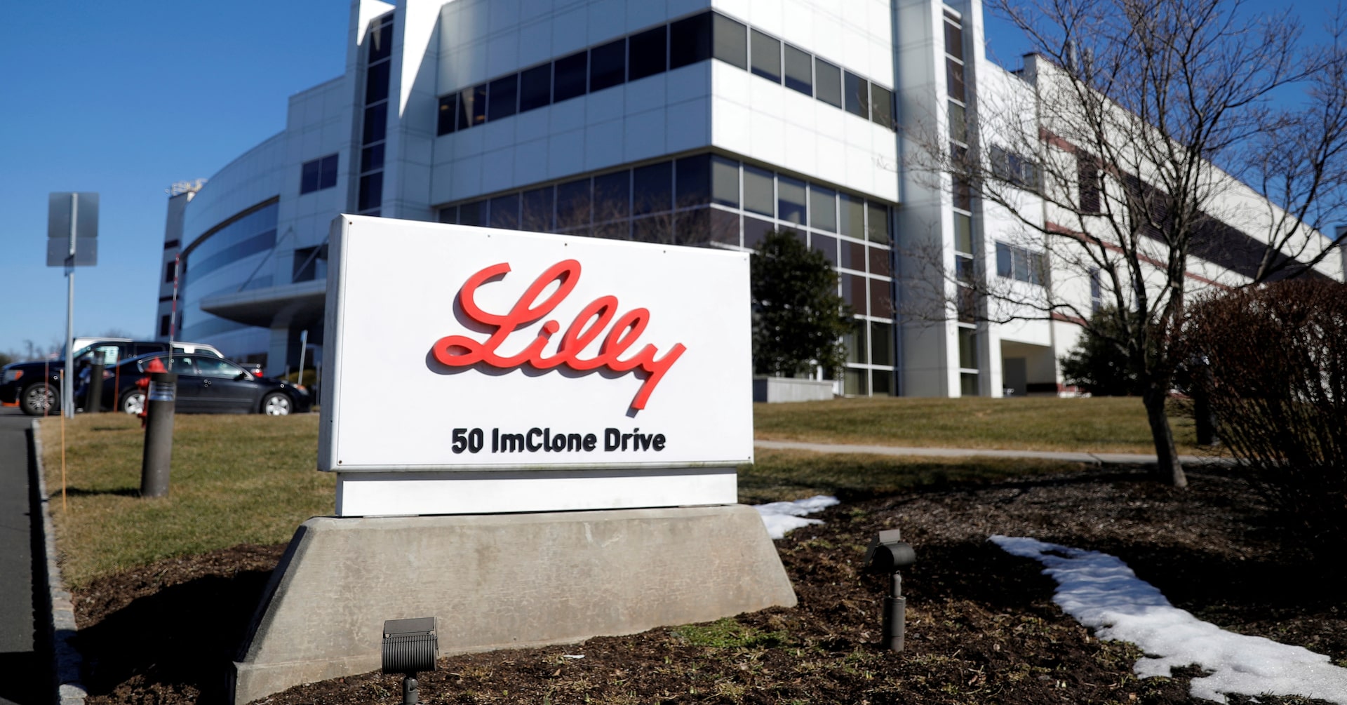 Lilly stockpiles about $550 million of its unapproved obesity pill